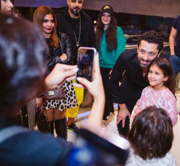 بالصور.. كريم محمود عبد العزيز وبيتر ميمي يحتفلان بالعرض الخاص لفيلم "شلبي" في دبي-2
