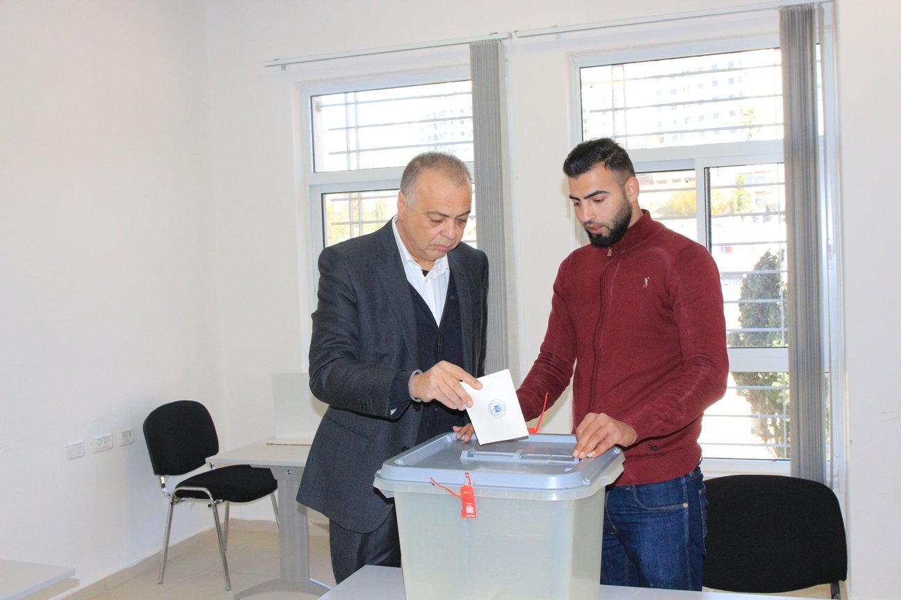 فتح صناديق اقتراع انتخابات غرفة تجارة وصناعة محافظة رام الله والبيرة يتنافس عليه 24 مرشحاً-4
