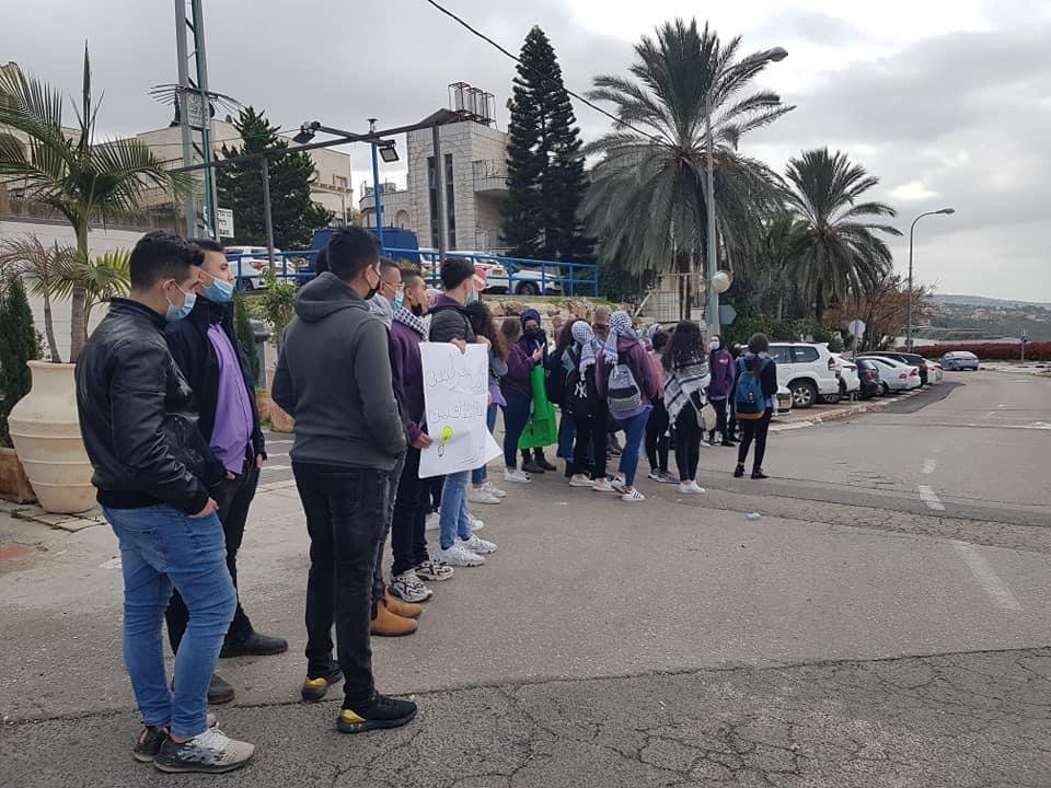 ام الفحم: طلاب "الاهلية" يتظاهرون ضد العنف والجريمة-1