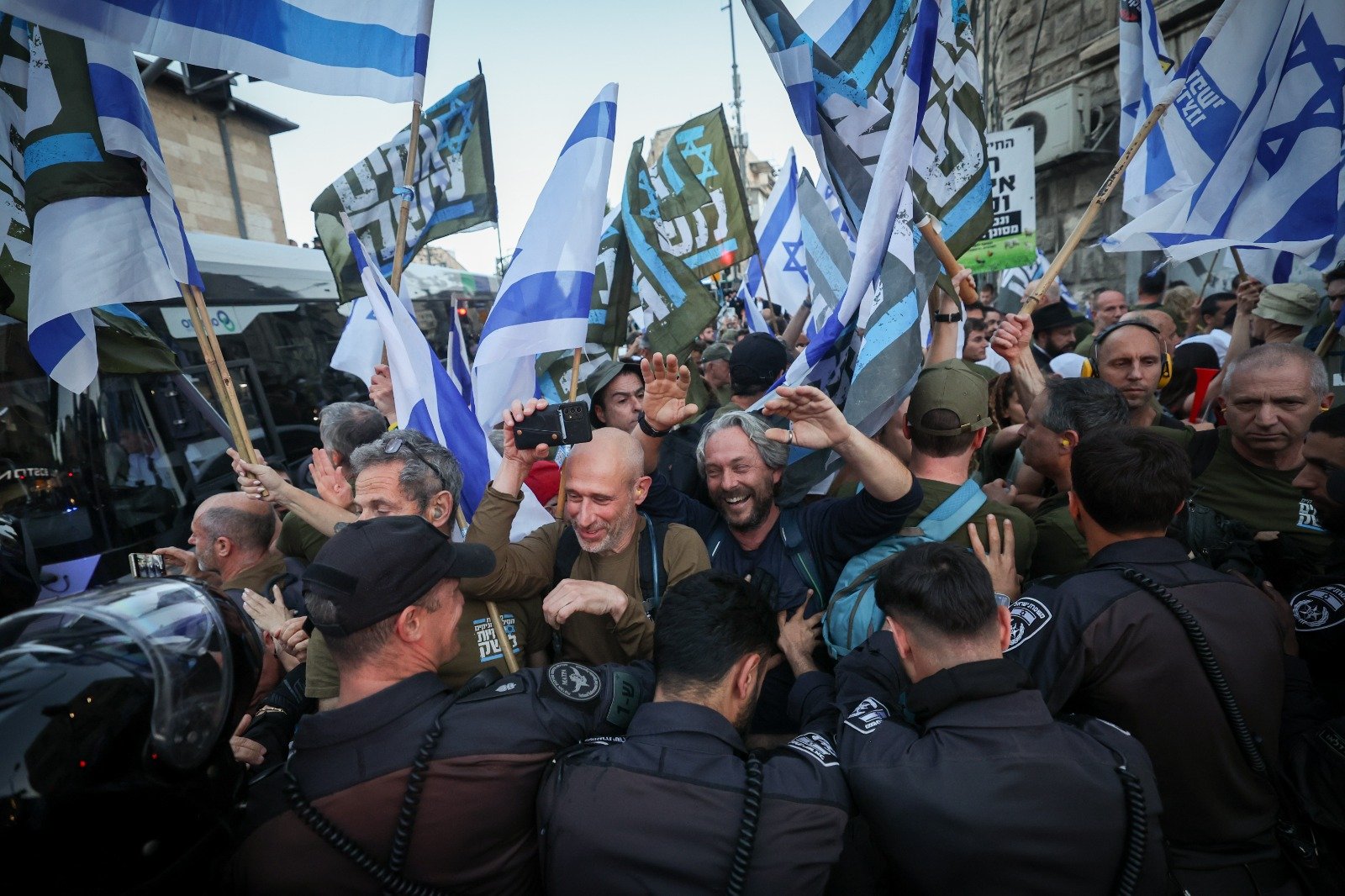 القدس: انطلاق مظاهرة "حصار الكنيست"، ومواجهات بين "حريديم" والشرطة-5