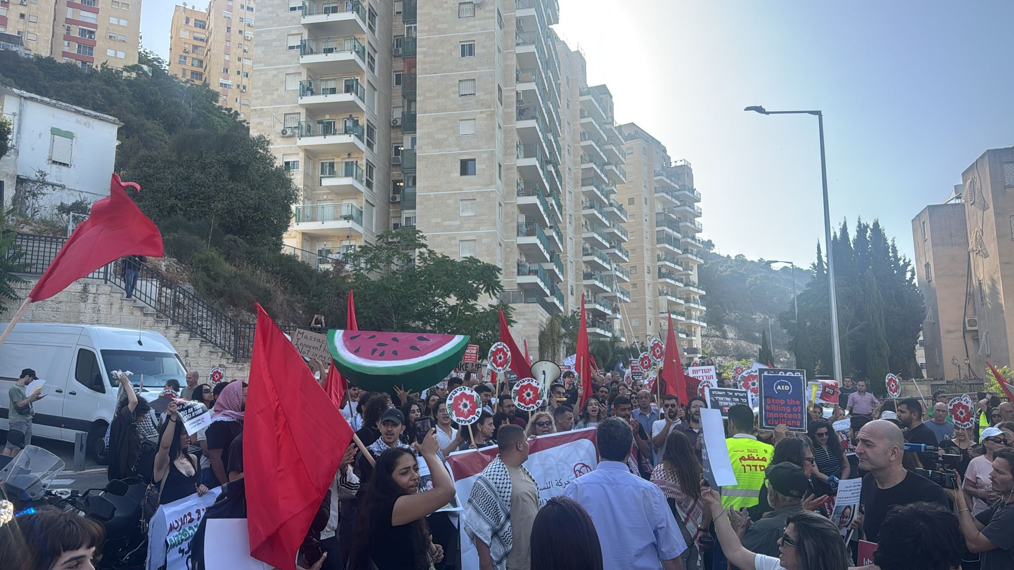 انطلاق مظاهرة "كفى للحرب، نعم للسلام" في مدينة حيفا-4