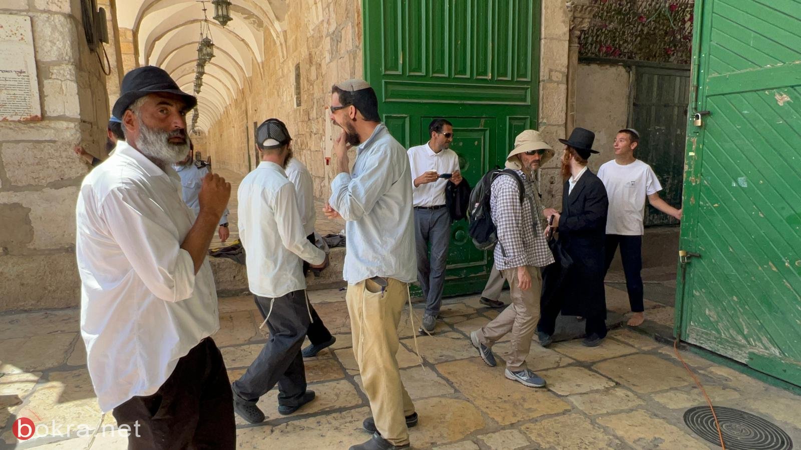 القدس : اعتقال حارس الأقصى عرفات نجيب-0
