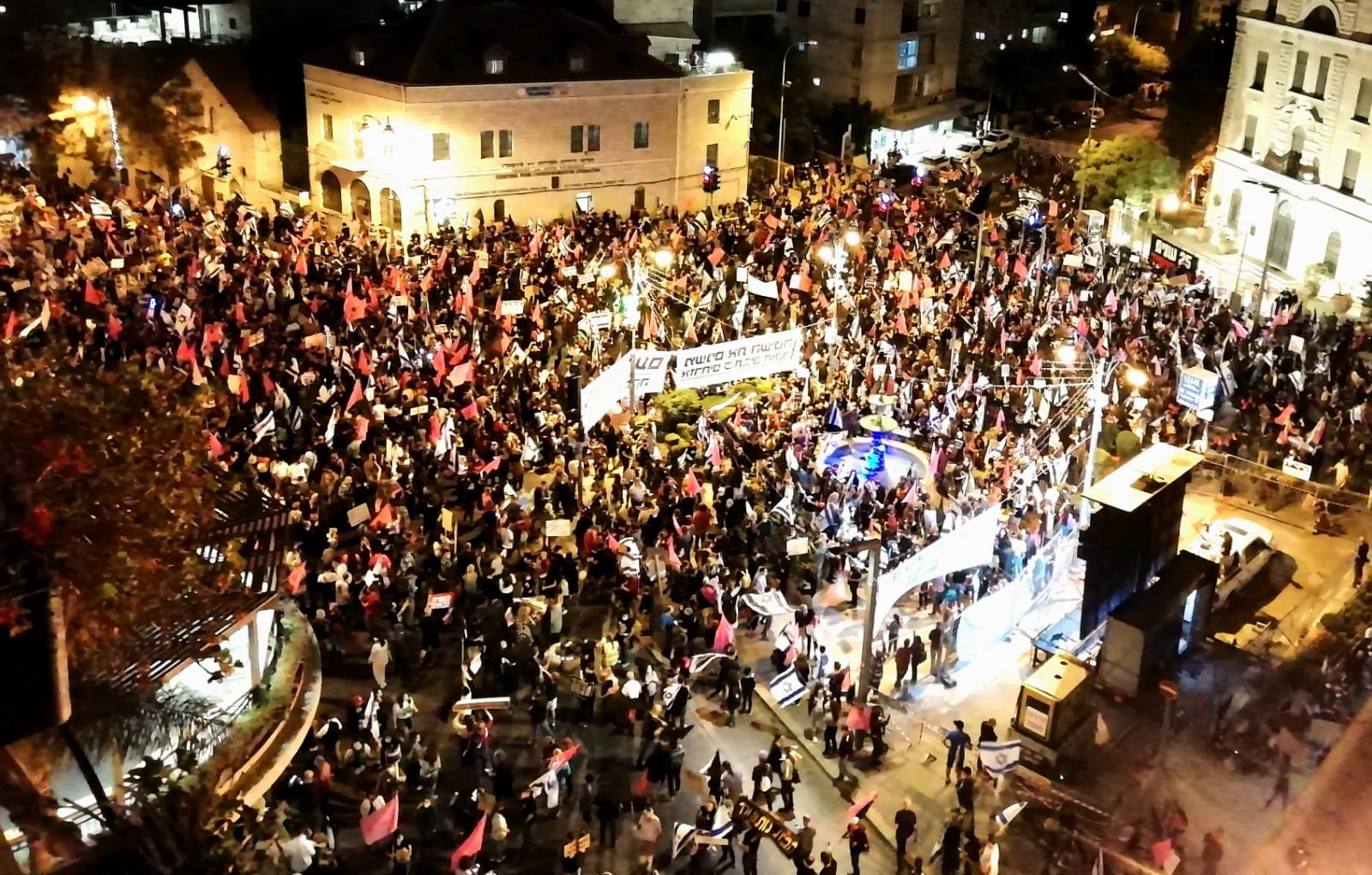 الالاف يتظاهرون في تل ابيب والقدس ضد نتنياهو-1