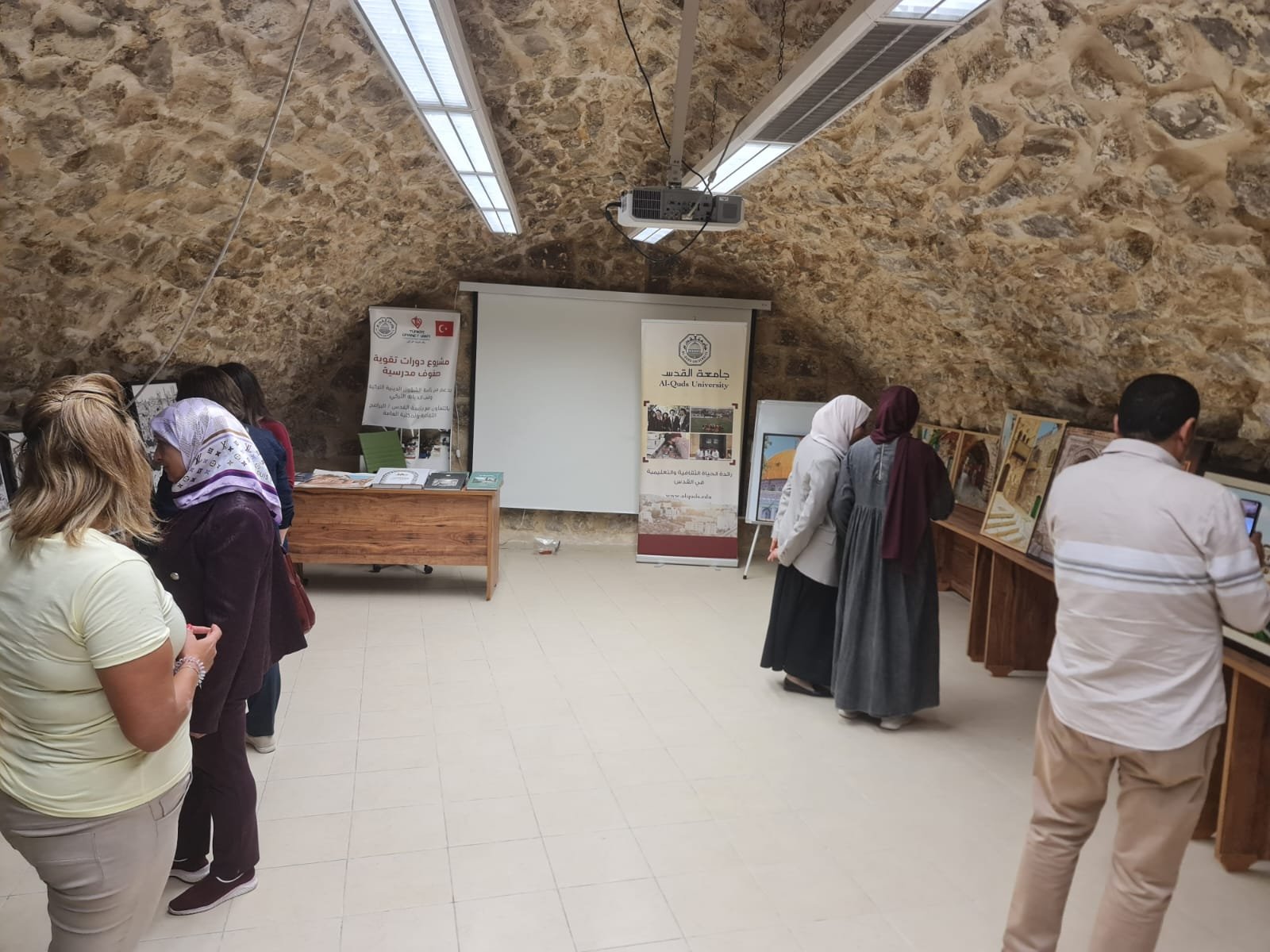 افتتاح معرض " رحلة في ذاكرة القدس" للفنان شهاب قواسمي-1
