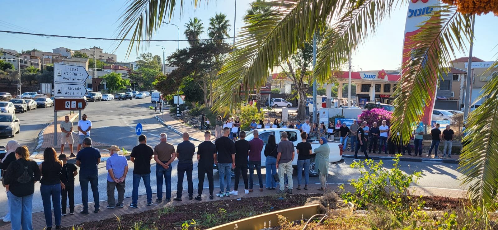 كوكب أبو الهيجاء: وقفة احتجاجية تنديدًا بالعنف والجريمة ودعوة للعيش بأمن وسلام-5