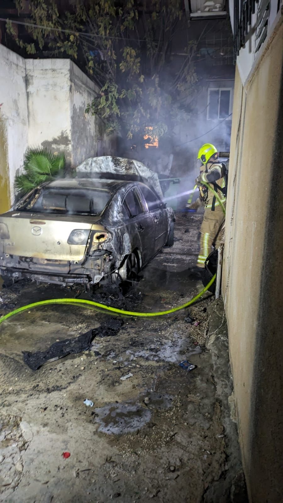 اندلاع حريق في منزل في قرية الدحي، واشتعال سيارة في جسر الزرقاء-3