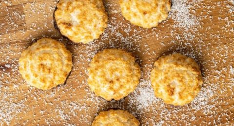 أقراص جوز الهند المخبوزة