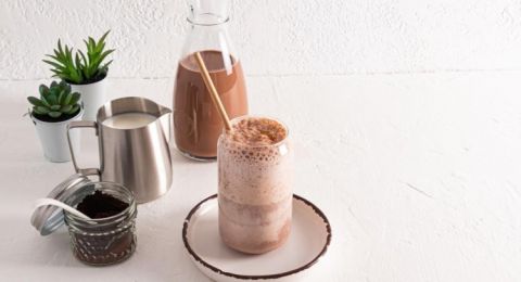 طريقة سموثي الشوكولاتة والفانيليا للعيد