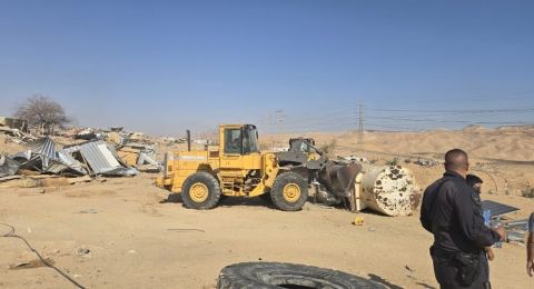 يوم بعد يوم: هدم وتشريد لعائلتين في النقب|العطاونة : “لا يراعون لا عيدًا ولا كرامة