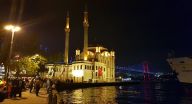 زيارة إلى أورتاكوي، المطلة على مضيق البوسفور في اسطنبول زيارة إلى أورتاكوي، المطلة على مضيق البوسفور في اسطنبول