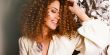 نصائح وخلطات طبيعية للعناية بالشعر الكيرلي