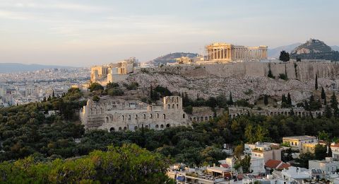 اليونان تتصدر وجهات السفر للصيف: أكثر من 13 شركة طيران ستسير رحلات من إسرائيل
