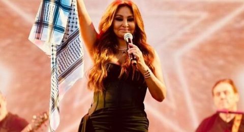 إليسا تتألق في دبي أوبرا مرتدية الكوفية الفلسطينية وتبكي على المسرح