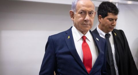 والد رون يهوداي يقتحم جلسة نتنياهو ويطالب بلجنة تحقيق رسمية