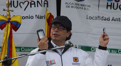 رئيس كولومبيا يتلقى عرضًا طريفًا لتولي رئاسة غزة ويؤكد دعمه الإنساني للشعب الفلسطيني