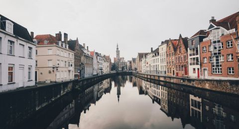 شتاء لا يُنسى: 12 مدينة أوروبية تحبس الأنفاس تحت الثلوج