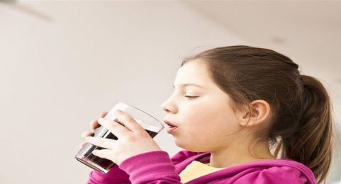 ما تأثير المشروبات الغازية على جسم الأطفال؟