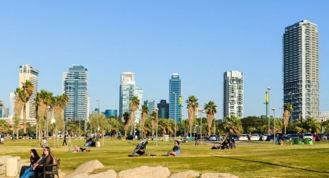 استطلاع: الإسرائيليون يتوقعون مستقبلًا منقسمًا وضعيفًا للدولة في الذكرى المئوية لتأسيسها
