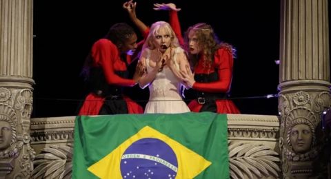 البرازيل: إحباط هجوم بقنابل على حفل ليدي غاغا بحضور أكثر من مليوني شخص
