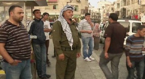 نسخة مقلّدة من ياسر عرفات في شوارع رام الله نسخة مقلّدة من ياسر عرفات في شوارع رام الله
