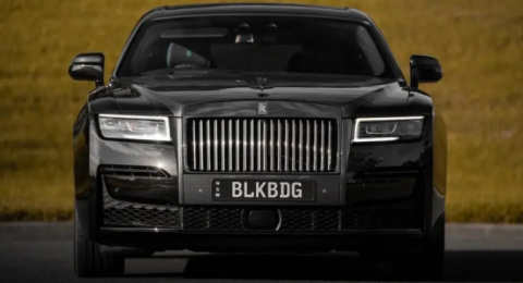 ماذا تعني علامة بلاك بادج على رولز رويس جوست؟