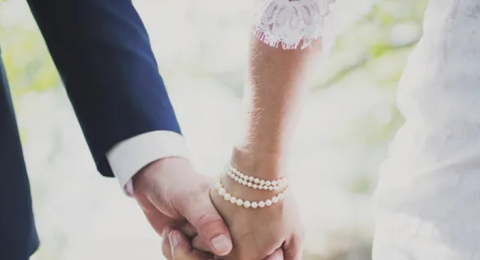 عروس مصرية تتهم زوجها بالابتزاز والسرقة تحت تهديد السلاح