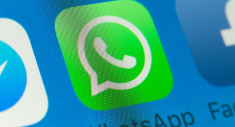 واتساب يختبر ميزة لمشاركة الحالة مباشرة على فيسبوك وإنستغرام