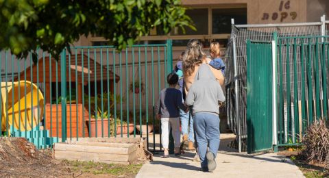 عامان بعد الحرب: بحث جديد يكشف استمرار الأزمة النفسية لدى الأطفال في إسرائيل