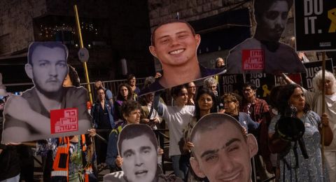 صيحات استهجان في تل أبيب خلال كلمة المبعوث الأمريكي فيتكوف بعد شكره لنتنياهو