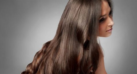 من الجفاف إلى اللمعان.. أسرار العناية بالشعر في المنزل