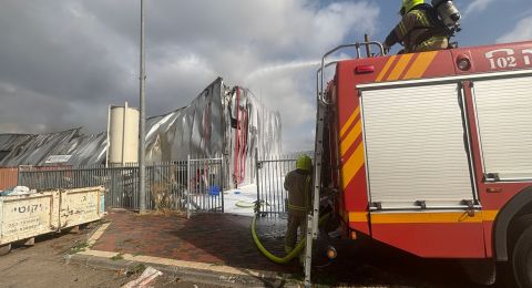 حريق كبير في مصنع أغذية بمنطقة غورن: فرق الإطفاء تعمل على السيطرة على النيران