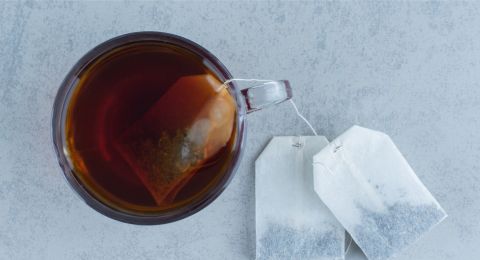 تجنبي رميها.. فوائد مُذهلة لأكياس الشاي المستعملة