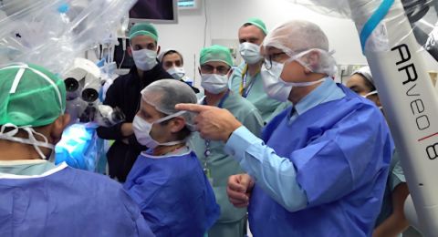 الاولى في البلاد..استئصال ورم في الرأس بحجم 5 سم لامرأة عربية