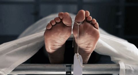 قتلت والدتها.. ونامت بجانب الجثة