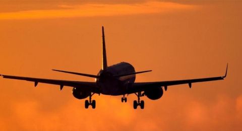 حاول فتح أبواب طائرة متجهة إلى سيدني.. وهذا ما حصل