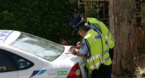 شرطة السير تضبط شفاعمري يقود بسرعة 192 كم/س 