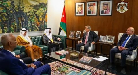 رئيس حكومة الأردن: تثبيت الفلسطينيين على أرضهم أولوية قصوى للأردن