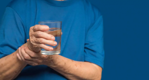 ذكاء اصطناعي يشخص مرض باركنسون عبر الابتسامة بدقة 87.9%: اختراق طبي جديد