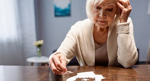 الزهايمر.. لماذا يصيب النساء أكثر من الرجال؟