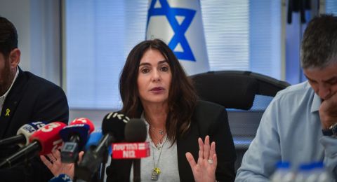 ريغف وبركات في تحرك لتعويض الإسرائيليين الذين تأخرت عودتهم من الخارج خلال الحرب