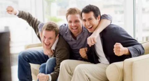 هل الإكثار من الضحك والمزاح ممنوع شرعًا؟.. الإفتاء تجيب