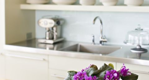 16 سبباً مسؤولاً عن جعل المطبخ متسخاً.. اكتشفيها وتجنّبيها