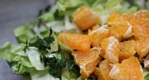 سلطة الخس بالبرتقال