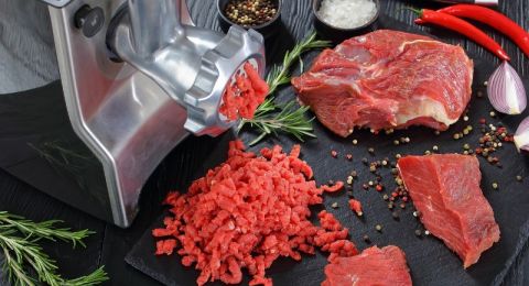 تحديد أطعمة شائعة قد تعجّل بظهور الخرف