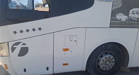 اعتقال 3 مشتبهين بإطلاق نار على حافلة طلاب في حورة بالنقب