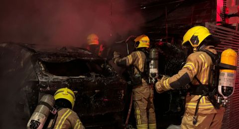 حريق في سيارة وتراكتورون بالخضيرة دون إصابات