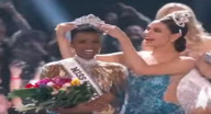 حسناء جنوب إفريقيا تفوز بمسابقة ملكة جمال الكون