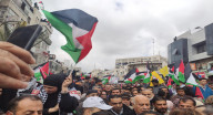 الآلاف من الفلسطينيين يشاركون في المهرجان المركزي المندد بـ (صفقة القرن) الآلاف من الفلسطينيين يشاركون في المهرجان المركزي المندد بـ (صفقة القرن)