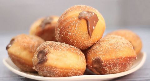 دوناتس محشي بالشوكولاتة