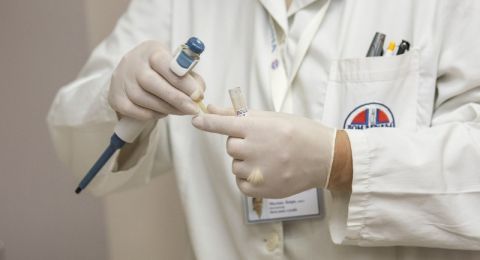 أخصائي أورام يحدد الأسباب الرئيسية للسرطان